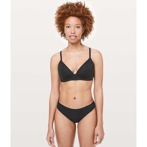 Lululemon Take Shape Wireless Bra in Black 36C